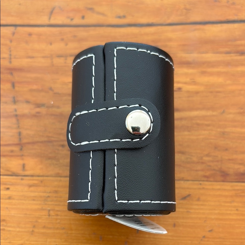 Beauty 360 NWT | Kabuki Brush with Black Leather Case - Picture 3 of 11
